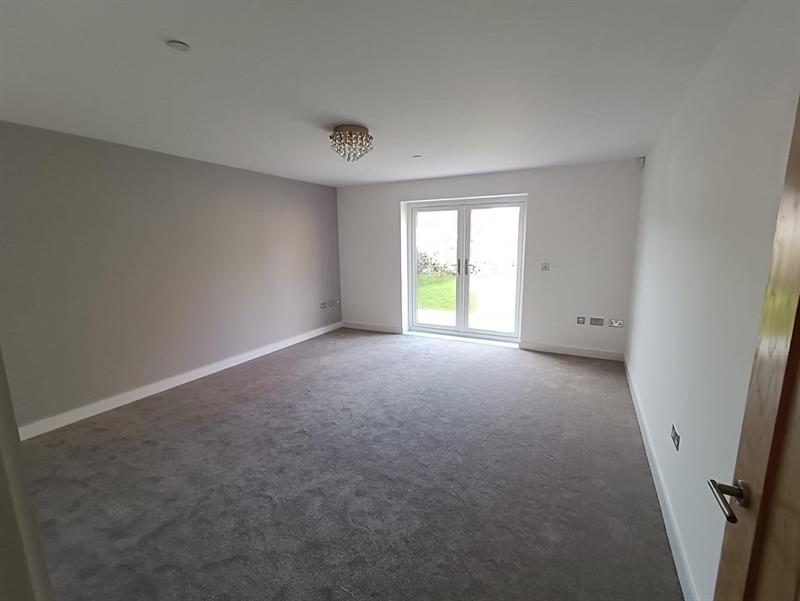 FCE Trem Pant Glas, Garndiffaith